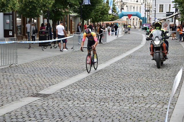 活文化与现 活文化与现